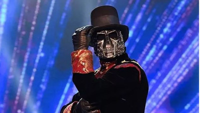 ''Maske kimsin sen''