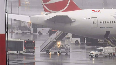 Kazakistan'daki Türkleri taşıyan THY'nin tahliye uçağı İstanbul'da
