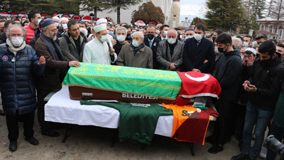 Konyasporlu Ahmet Çalık toprağa verildi! Sevenleri gözyaşlarını tutamadı