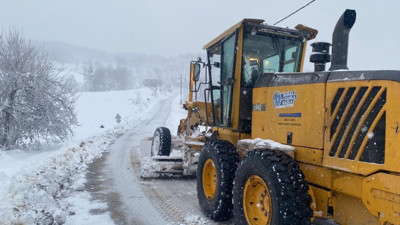 Bursa'da kar nedeniyle kapanan 16 kırsal mahallenin yolu açıldı