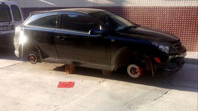 İstanbul'da akıl almaz hırsızlık. Lastikleri jantlarıyla birlikte götürdüler