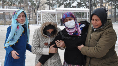 Evde ölü bulunan minik Ayşenur'un cenazesi toprağa verildi