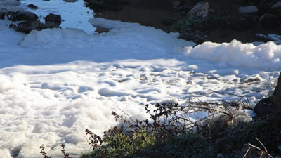 Tersine akan Tersakan Çayı deterjan gibi köpürdü
