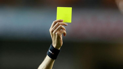 Hakem 6 dakikada bir kart gösterdi