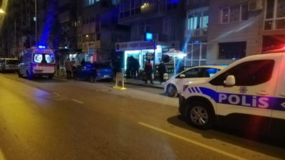 Ensesinden bıçaklandı canından oldu