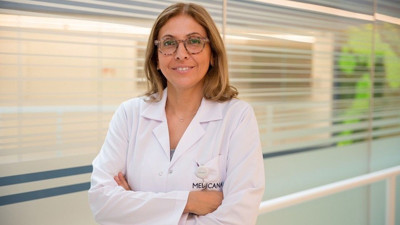 Ünlü Profesör Bengi Başer genç kızlık anısını anlattı... Arkadaşının evinde otururken başına geldi