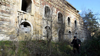 Asırlık cephaneliği mahvettiler! Tarihi mirasa büyük saygısızlık...