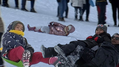Uludağ'daki kayak pistlerinde selfie, kızak, poşet tehlikesi