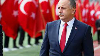 AKP'li Belediye Başkanı memuruna hakaretler yağdırdı! Memurun sakinliği çıldırttıkça çıldırttı