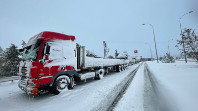 2 bin 900 kişi mansur kaldı. Araçlar karlara gömüldü. Gaziantep’te son durum