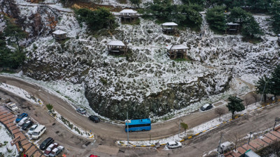 Okulların tatil edildiği Hatay'da çocuklar karın tadını çıkardı