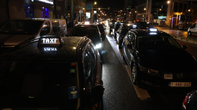 Brüksel'de taksicilerden Uber protestosu