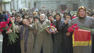 Hürriyet bayrağını kanlarıyla yükselttiler! 32 yıl önce bugün Sovyet Ordusu Bakü'de yüzlerce Azerbaycan Türk'ünü katletti