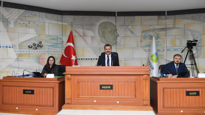 AKP'li Yücel Yılmaz, belediyeyi borç batağına sürükledi! Kamu mülklerini satışa çıkardı