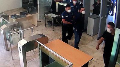 Ters kelepçeye 10 bin TL tazminat