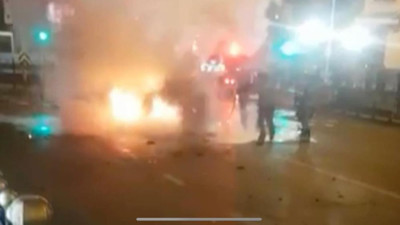 Beşiktaş'ta lüks araç alev topu oldu