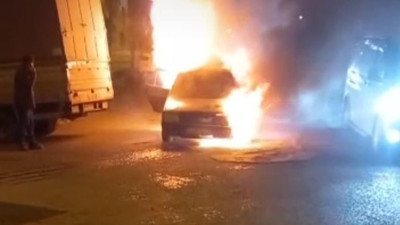 Otomobil çıra gibi yandı