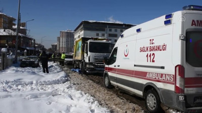 Dehşete düşüren olay! Çöp kamyonu kadını ezdi
