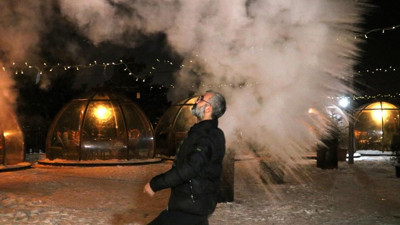 Havaya atılan su yere buz olarak düştü