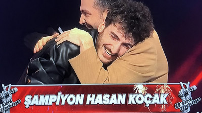 ''O ses Türkiye'' yarışmasının final gecesinde kazanan ve şampiyon olan yarışmacı belli oldu.