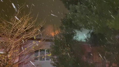 Isınmak isterken önce daireyi sonra çatıyı yaktılar