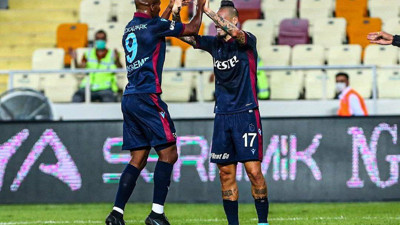 Trabzonspor'un Galatasaray maçı kadrosunu açıklandı! Hamsik ve Nwakaeme...