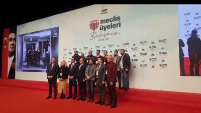 CHP İstanbul Meclis Üyeleri Buluşması'nda fonda Sezen Aksu çalındı