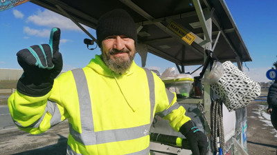 İngiltere'den Mekke'ye yürüyen Iraklı İstanbul'a ulaştı