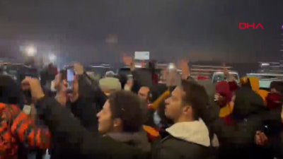 Trabzonspor maçı sonrası ortalık karıştı. Galatasaraylı taraftarlar çıldırdı