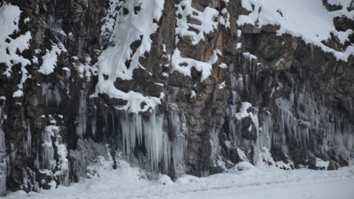Şırnak’ta dev buz sarkıtları oluştu
