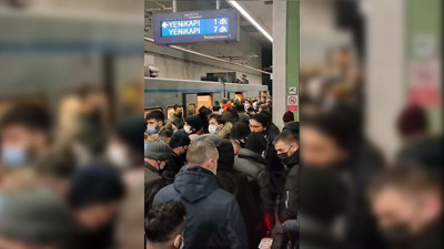Yollar kapanınca çare aradılar. İstanbullular metroya akın etti