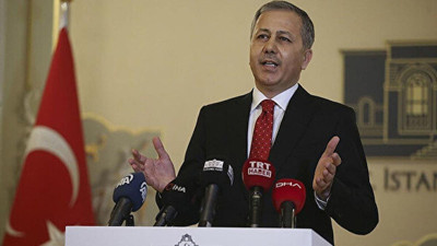 Vali Yerlikaya'dan mahsur kalan vatandaşlara çağrı: Araçlarınızı bırakabilirsiniz