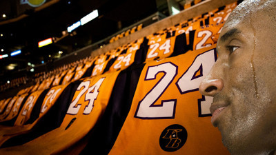 Helikopter kazasında hayatını kaybetmişti. Unutulmadı