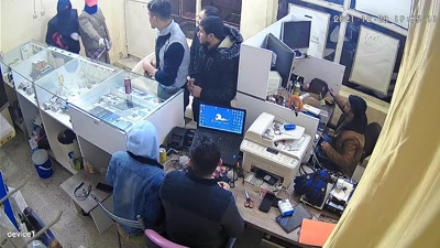 Kar maskeli soyguncu silahını peş peşe ateşledi