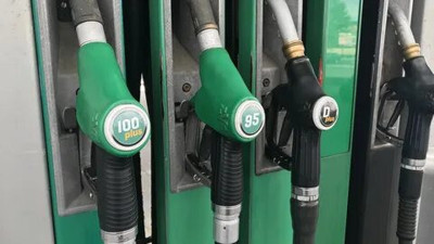 Benzin ve motorin fiyatlarında araçları garaja çektirecek gelişme