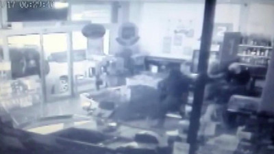 5 işyerini dakikalar içinde soyup soğana çevirdiler