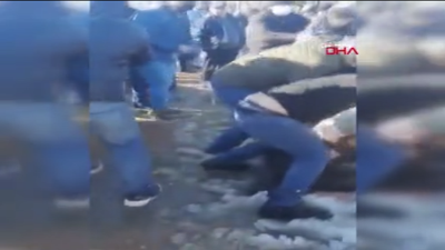 Boşanma aşamasındaki eşini bıçaklayan adam linç edildi