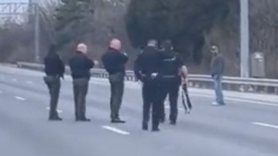 9 polis silahsız adama kurşun yağdırdı