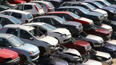 Altı ayda teslim alınmayan araçlar satılacak