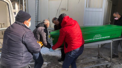 Kar kütlesi Ahmet dedeyi öldürdü