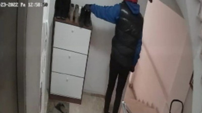 Hırsız güpegündüz kamerada!