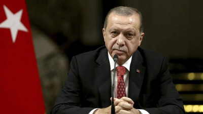 Saray'a bir şok da liderler anketinden