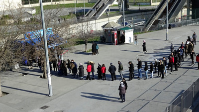 Avcılar’da İstanbul Kart kuyruğu!