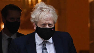 Başbakanlık konutunda parti düzenleyen Boris Johnson özür diledi