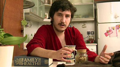 ''Gibi'' dizisinin yıldızı Feyyaz Yiğit'in gözünden sakındığı eşi güzelliğiyle görenleri büyüledi