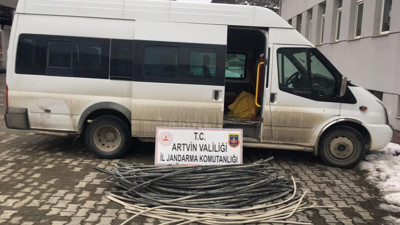 Çalıştıkları dükkandan kablo çaldılar