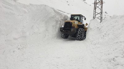 2 hafta yağan karın kalınlığı 5 metreye dayandı