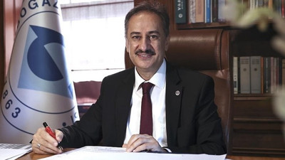 Bu da oldu! Görevden aldığı dekanın yerine kendisini atadı...