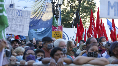 Arjantin'de Yüksek Mahkeme binlerce kişi tarafından protesto edildi