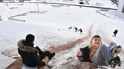 Kayak merkezine gidemeyen çocukların uğrak yeri 'Yumurtatepe'